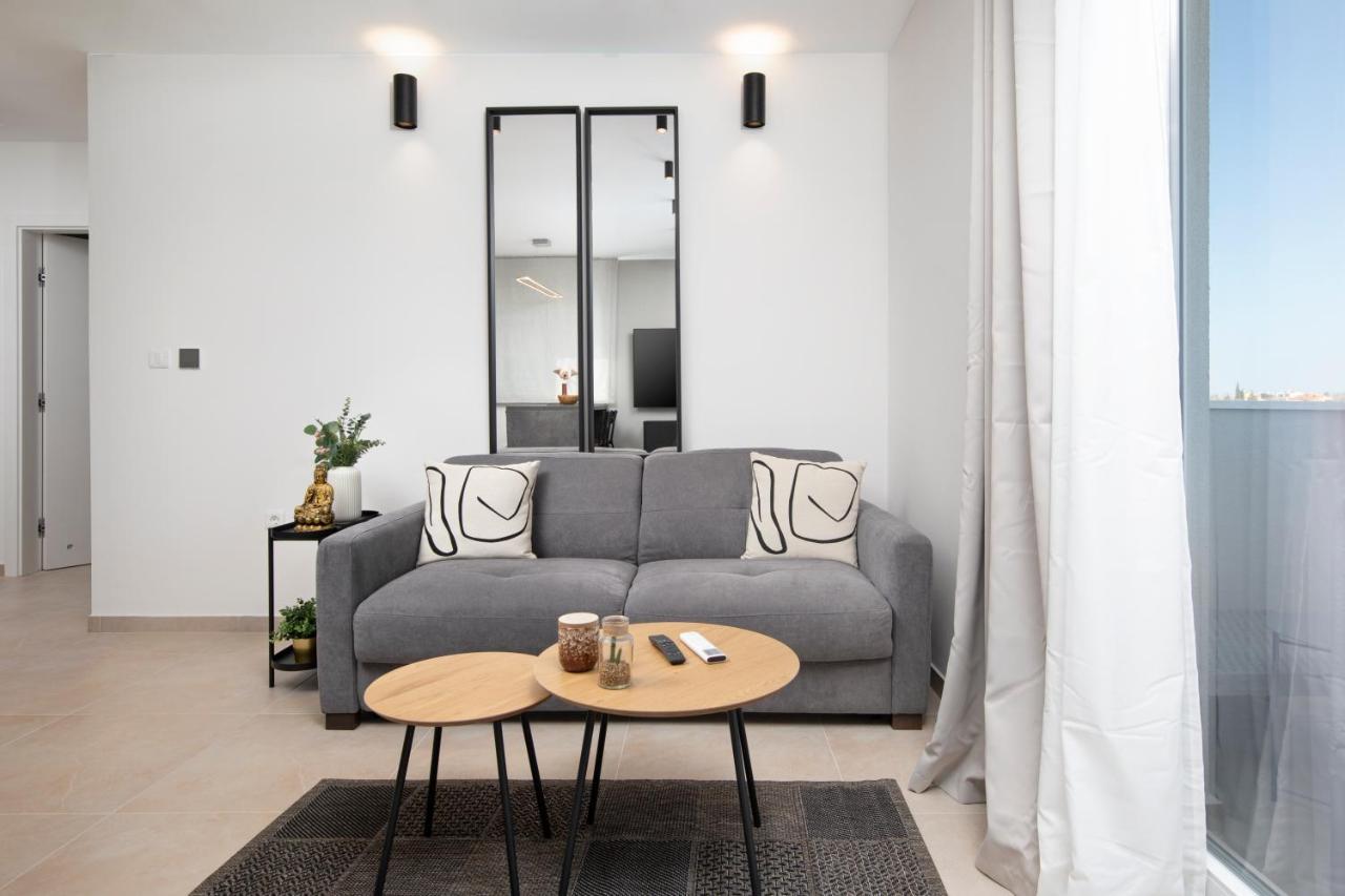 Meraviglia Residence Пула Екстериор снимка