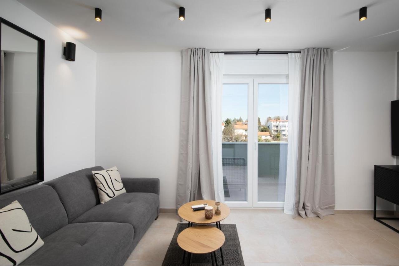 Meraviglia Residence Пула Екстериор снимка