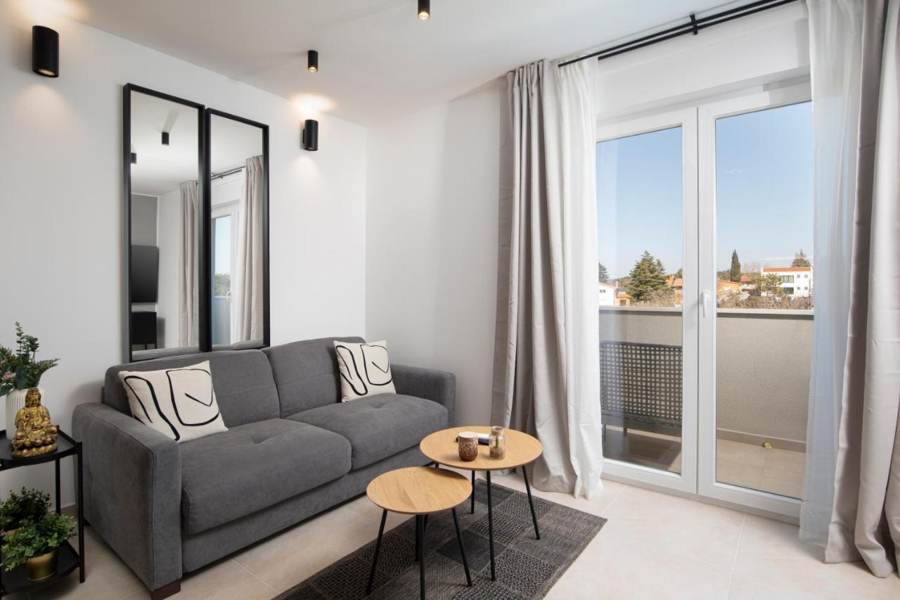 Meraviglia Residence Пула Екстериор снимка